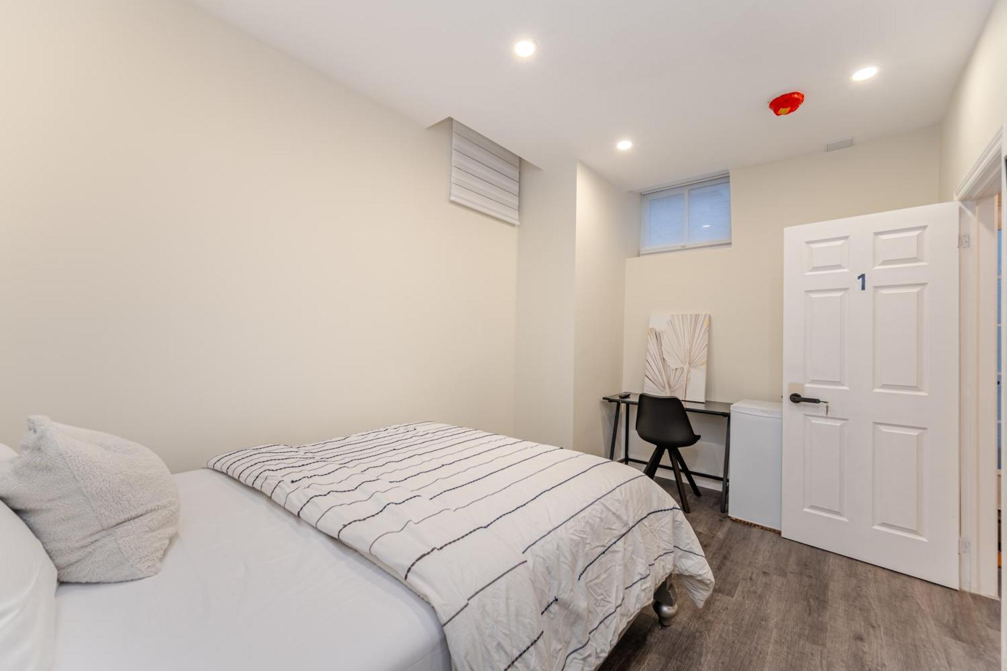 Private Basement Bedrooms In Oakville Exterior foto